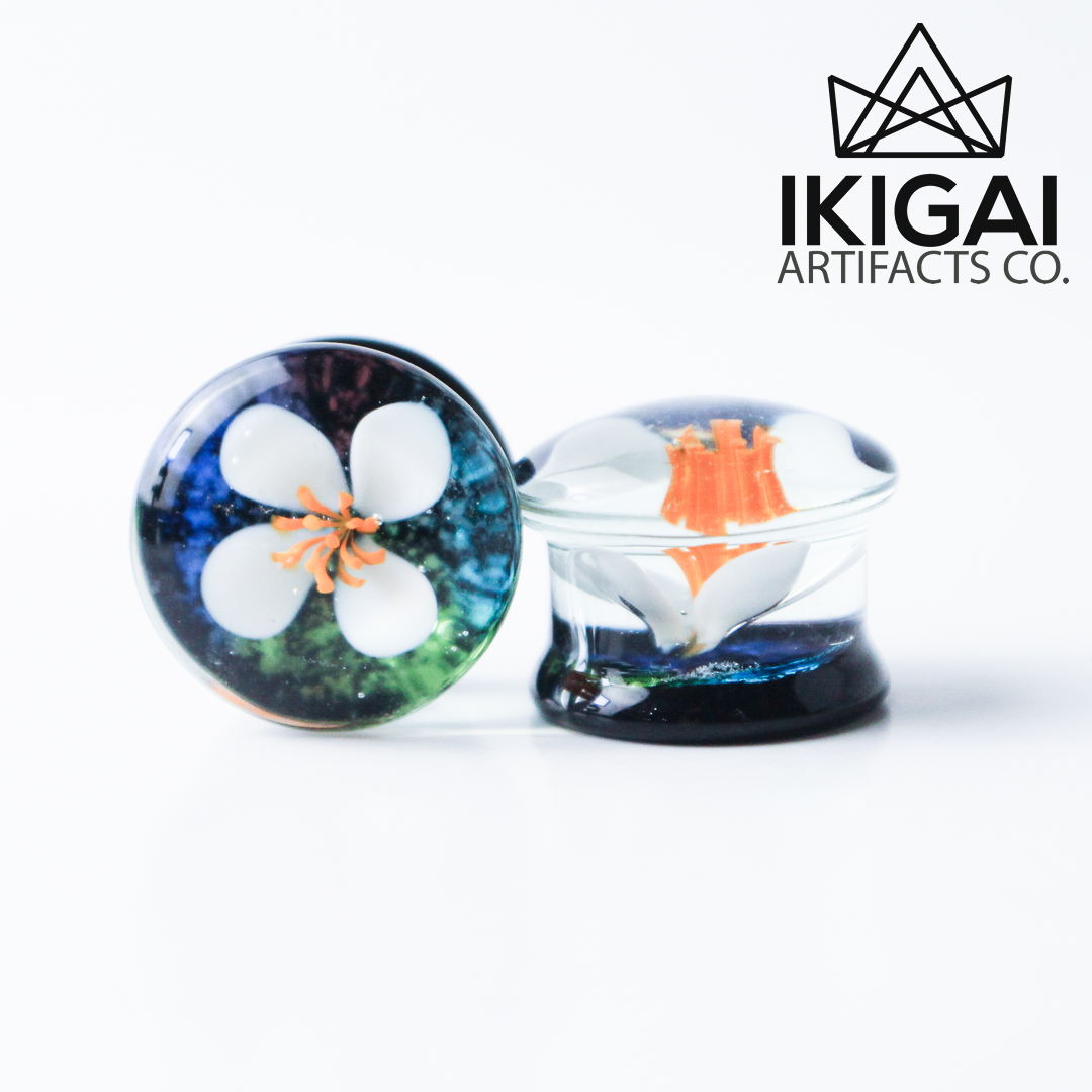 5/8" (16mm) - Glass Flower Double Flare Plugs