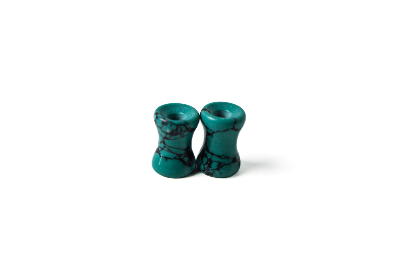 2G (6mm) - Synthetic Black and Teal Howlite Eyelets