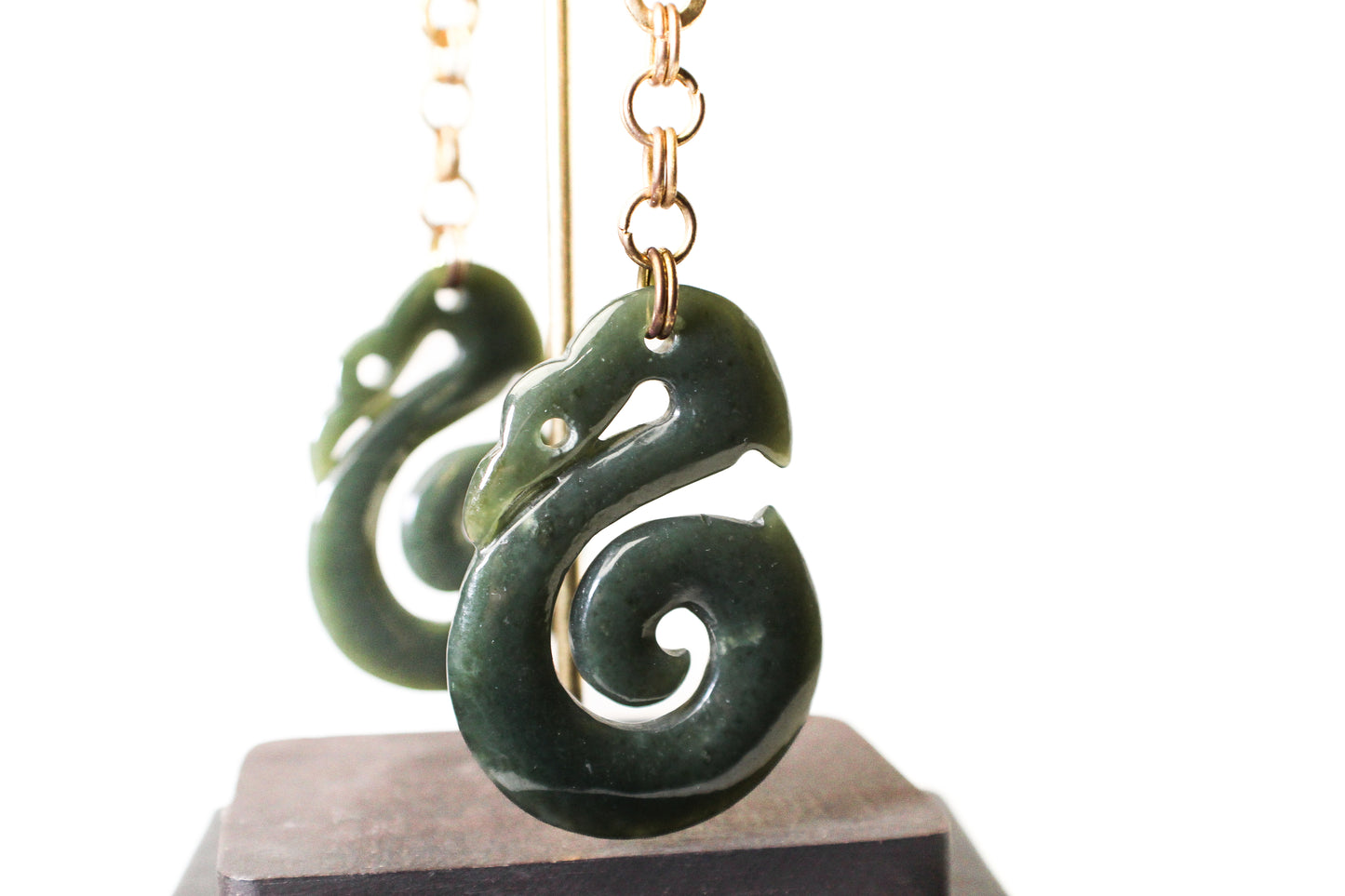 6G (4mm) +  Crossovers with Carved Jade Pendants