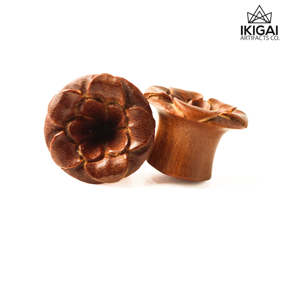 9/16" (14mm) - Hand Carved Flower Wooden Double Flare Plugs