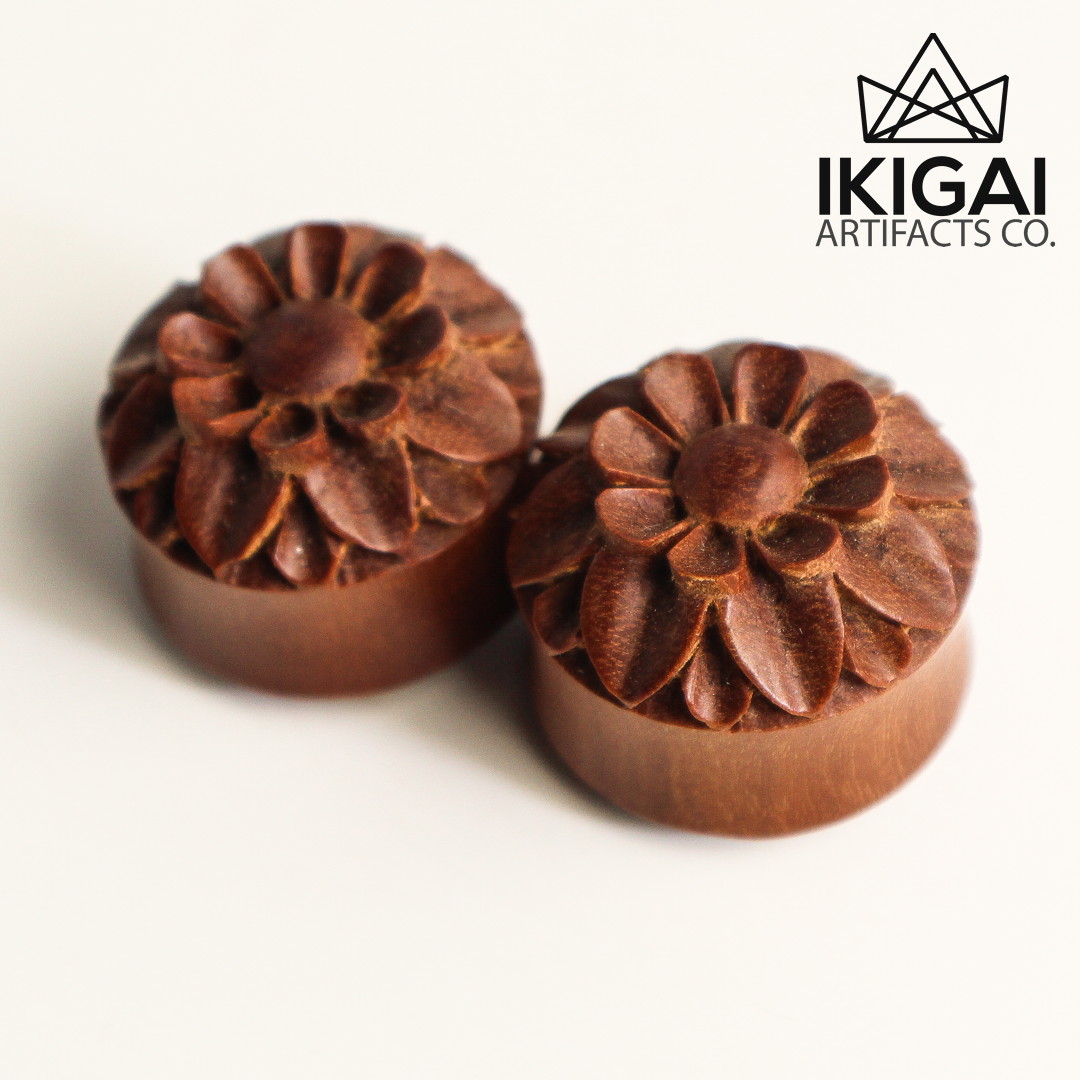 1" (25mm) - Hand Carved Flower Wooden Plugs