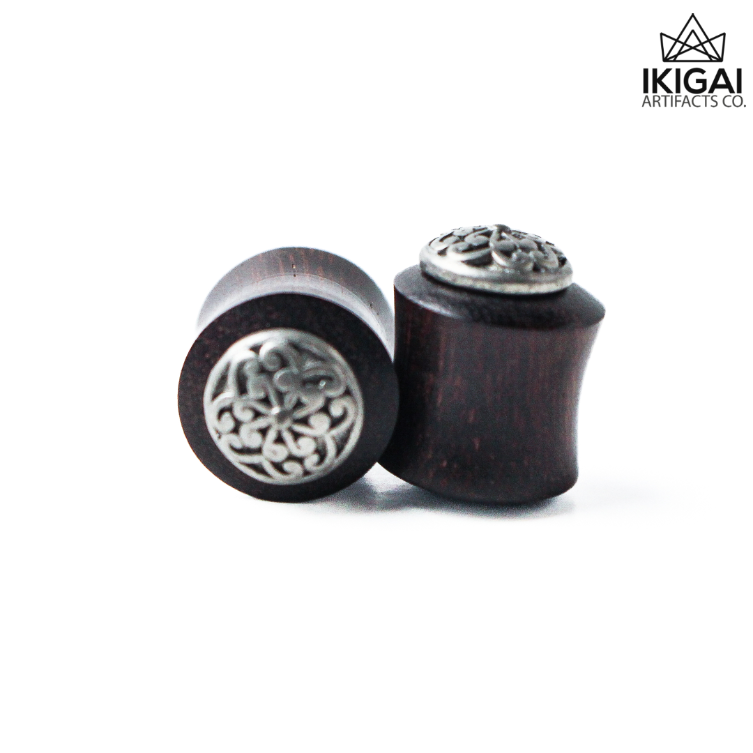 1/2" - Wooded Double Flare Plugs with charm