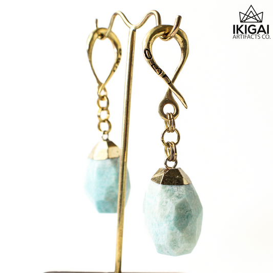 6G (4mm) + Crossover with Gold Capped Faceted Amazonite