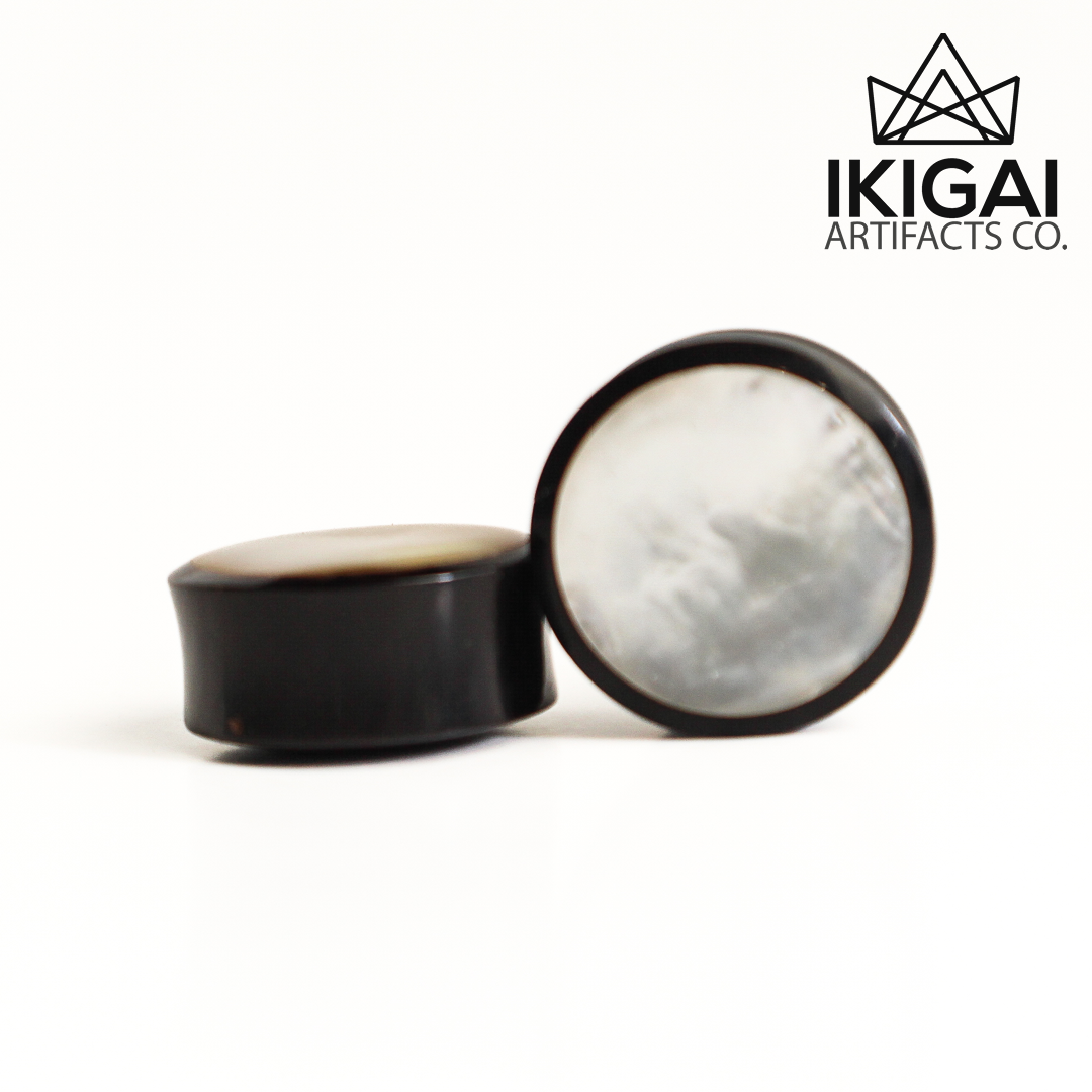 1" (25mm) - Horn & Mother of pearl inlay double flare Plugs